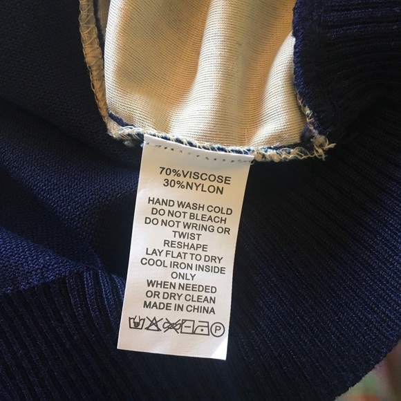 YAL Navy Paisley Crewneck Sweater Sz L NWT - Picture 7 of 7